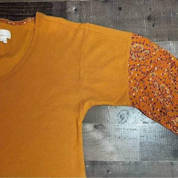 Anthropology Waffle Knit Embellished Sleeve V-Neck Top XS - Picture 8 of 10